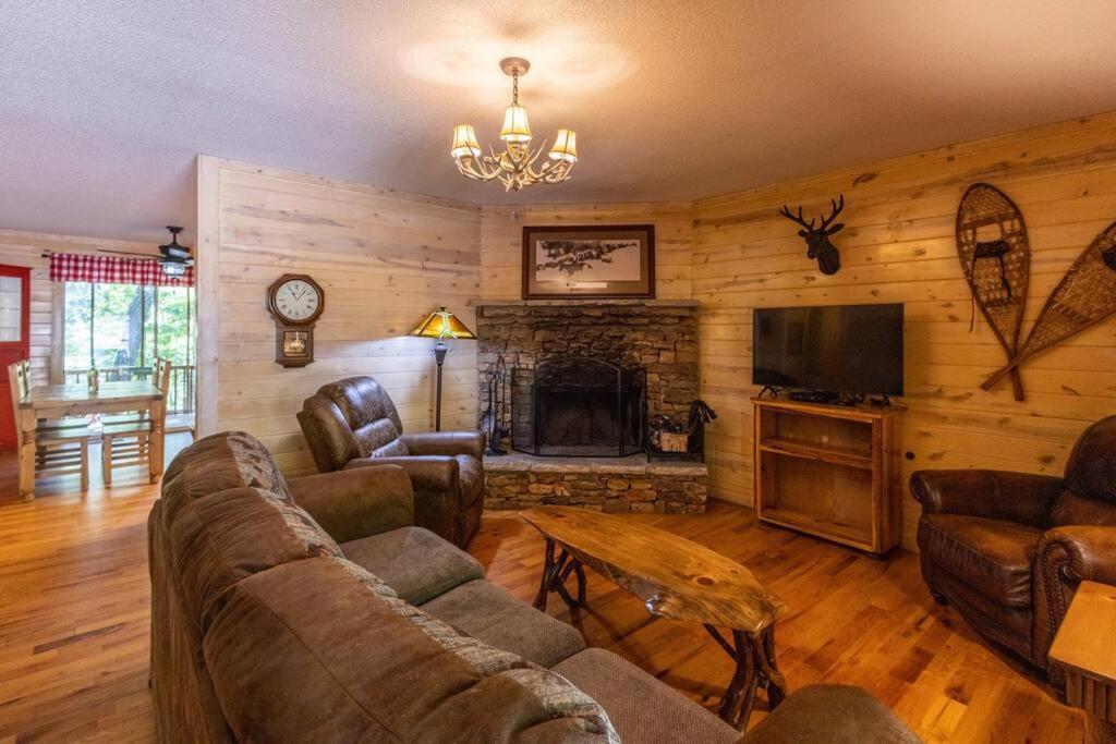 קליבלנד Pet Friendly Luxury Cabin Near Helen With Fire Pit מראה חיצוני תמונה